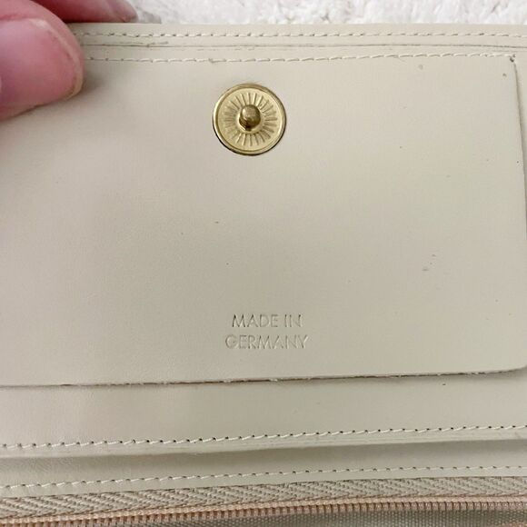 Topstyle Cream Tooled Leather Wallet Germany Floral Embossed Accordion Old Money - Picture 10 of 12